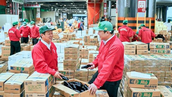 市場での取引の様子